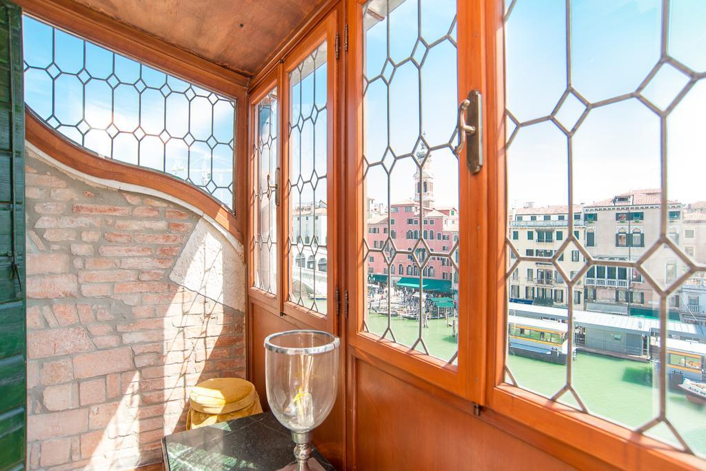 Rialto Terrace On The Grand Canal Venedig Værelse billede